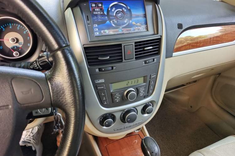 Used Buick Excelle 2013 1.5L Automatic Luxury Model Audio And AC Panel