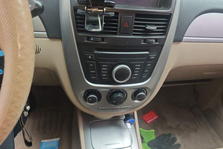 Used Buick Excelle 2013 1.5L Manual Classic Model Audio And AC Panel