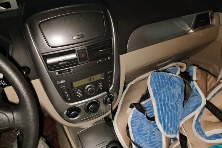 Used Buick Excelle 2013 1.5L Manual Classic Model Audio And AC Panel