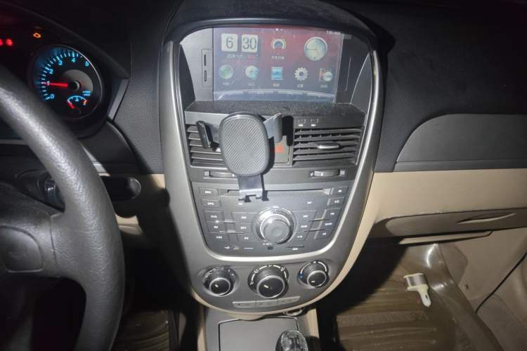Used Buick Excelle 2013 1.5L Automatic Classic Model Audio And AC Panel