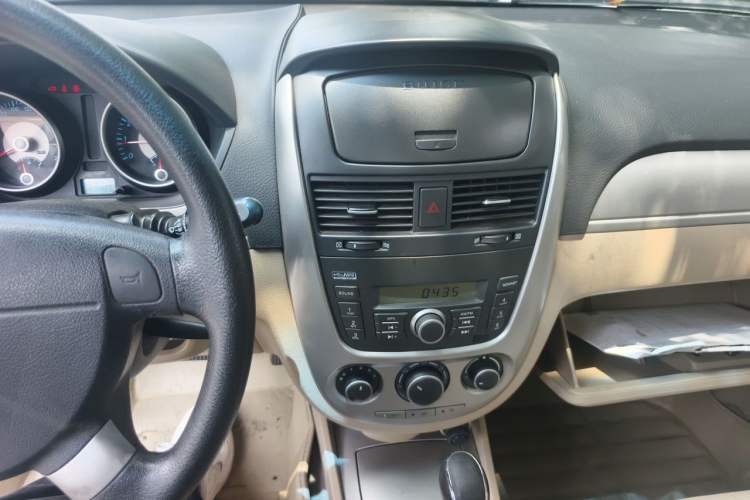 Used Buick Excelle 2013 1.5L Automatic Classic Model Audio And AC Panel