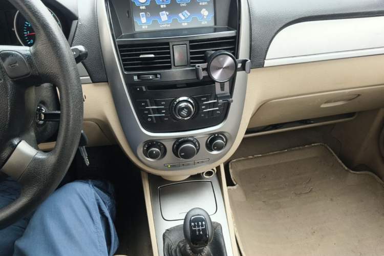 Used Buick Excelle 2013 1.5L Manual Classic Model Audio And AC Panel