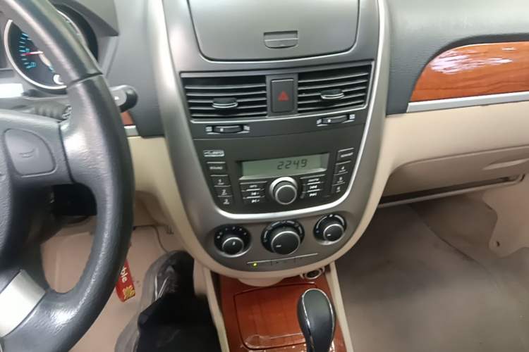 Used Buick Excelle 2013 1.5L Automatic Luxury Model Audio And AC Panel