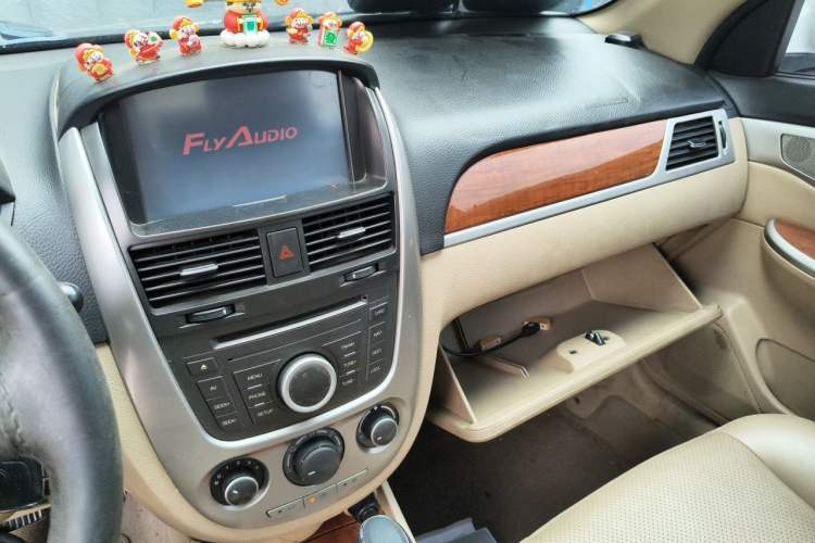 Used Buick Excelle 2013 1.5L Automatic Luxury Model Audio And AC Panel