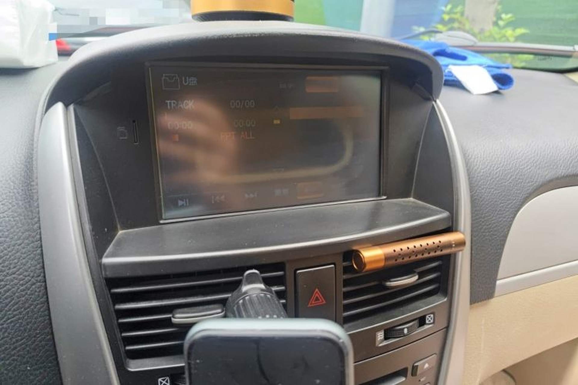Used Buick Excelle 2013 1.5L Automatic Classic Model Audio And AC Panel