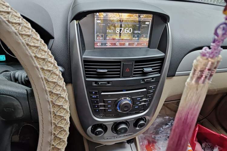 Used Buick Excelle 2013 1.5L Automatic Classic Model Audio And AC Panel