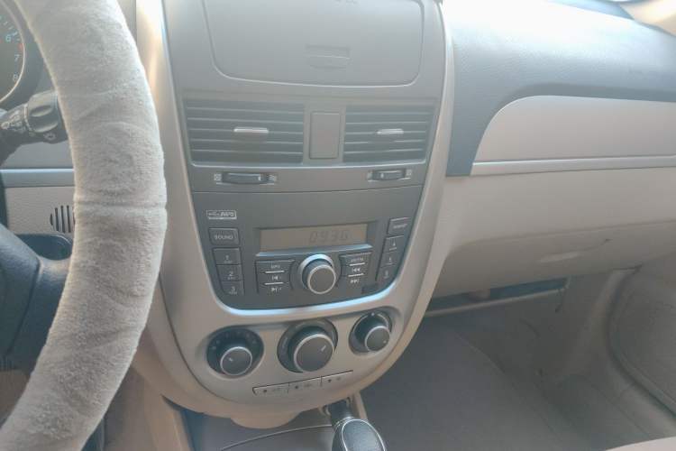 Used Buick Excelle 2013 1.5L Automatic Classic Model Audio And AC Panel