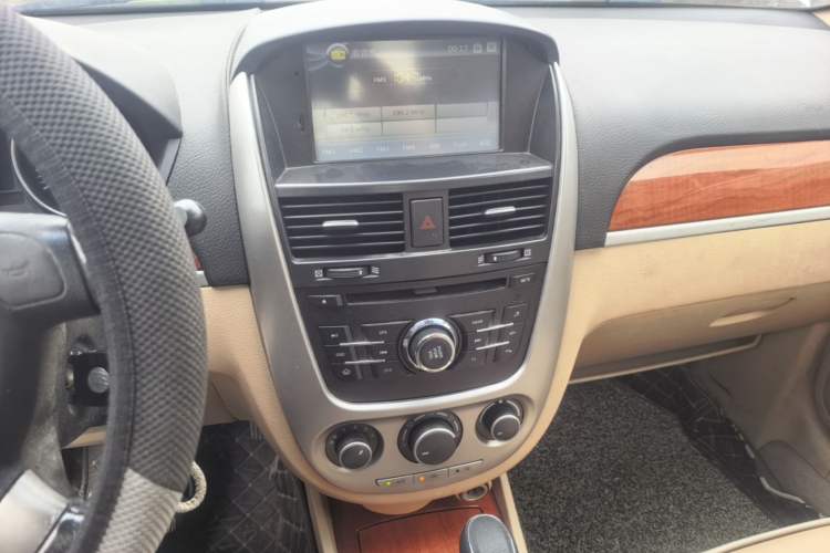 Used Buick Excelle 2013 1.5L Automatic Classic Model Audio And AC Panel