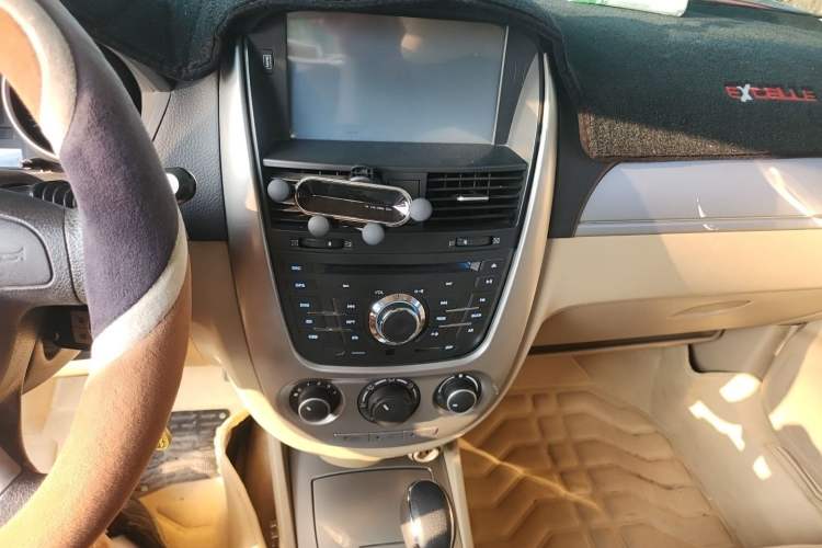 Used Buick Excelle 2013 1.5L Automatic Classic Model Audio And AC Panel