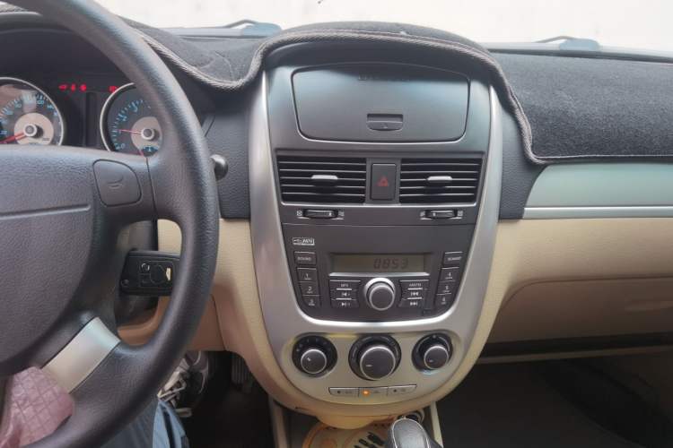 Used Buick Excelle 2013 1.5L Automatic Classic Model Audio And AC Panel