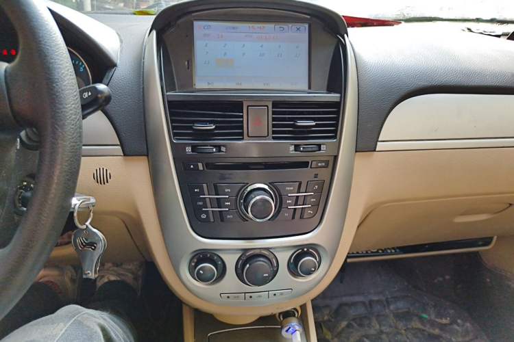 Used Buick Excelle 2013 1.5L Manual Classic Model Audio And AC Panel