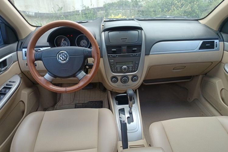 Used Buick Excelle 2013 1.5L Automatic Classic Model Center Console