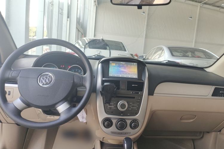 Used Buick Excelle 2013 1.5L Automatic Classic Model Center Console