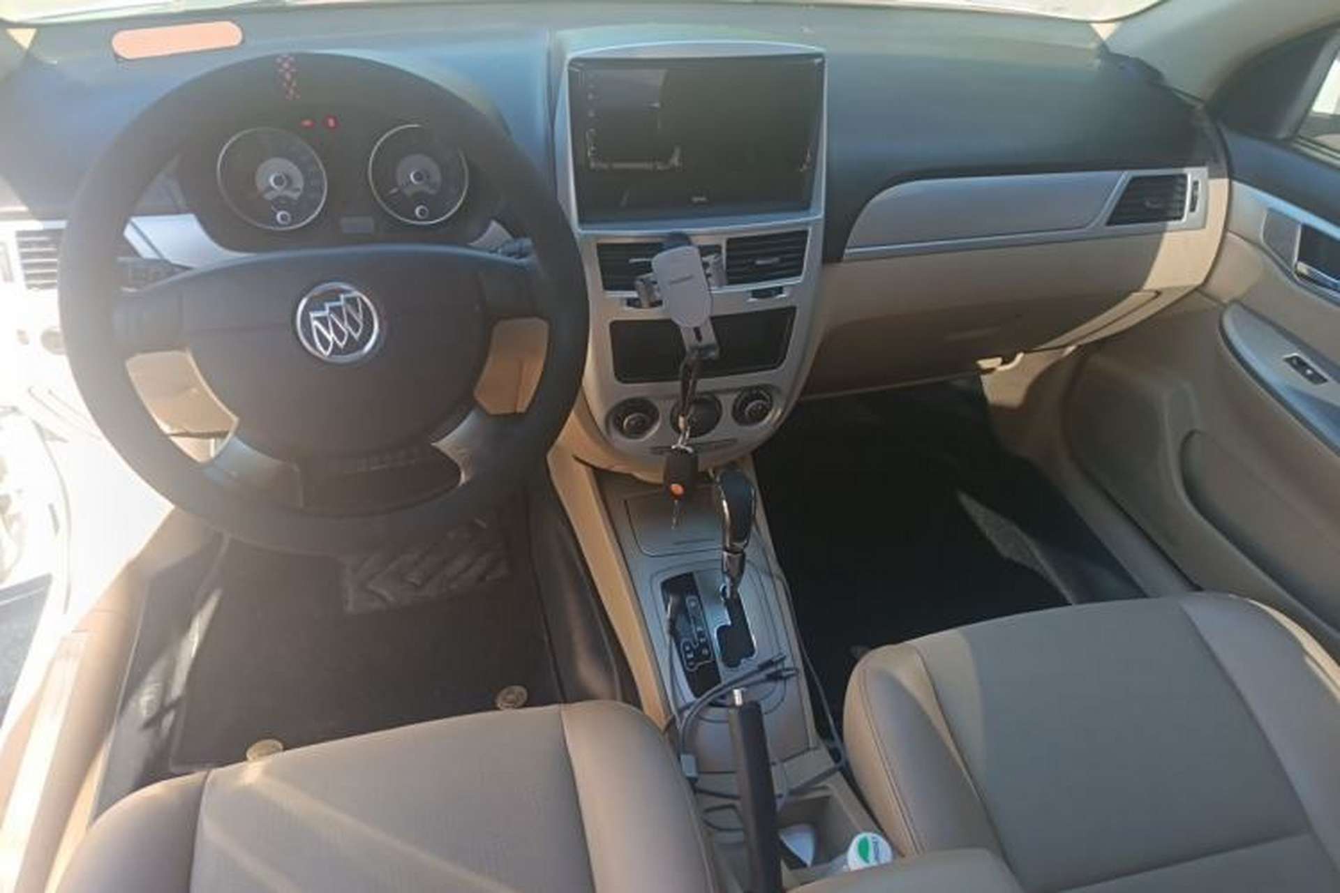 Used Buick Excelle 2013 1.5L Automatic Classic Model Center Console