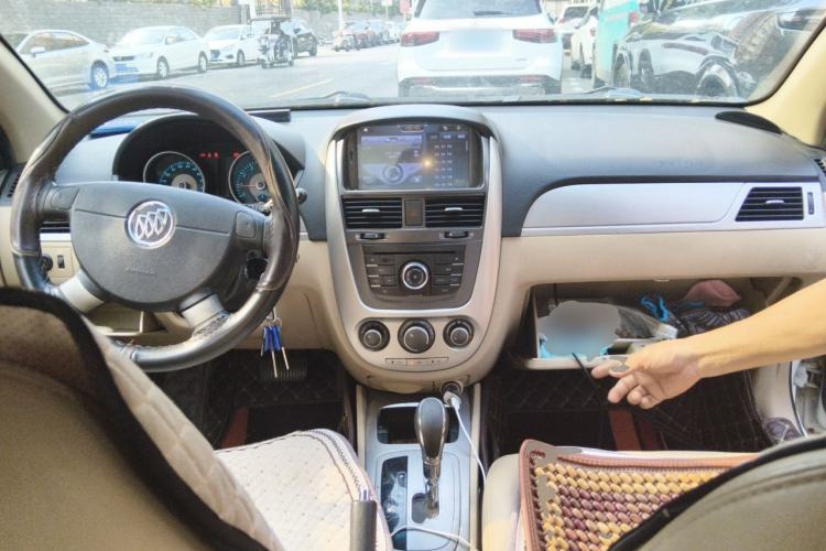 Used Buick Excelle 2013 1.5L Automatic Classic Model Center Console