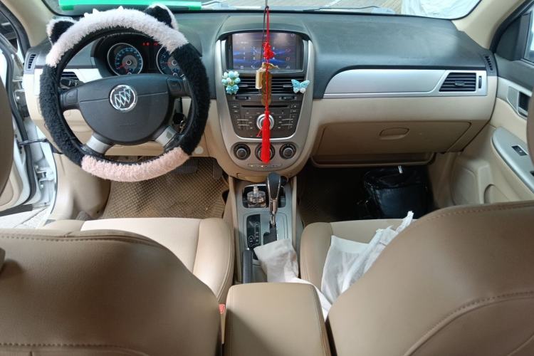 Used Buick Excelle 2013 1.5L Automatic Classic Model Center Console