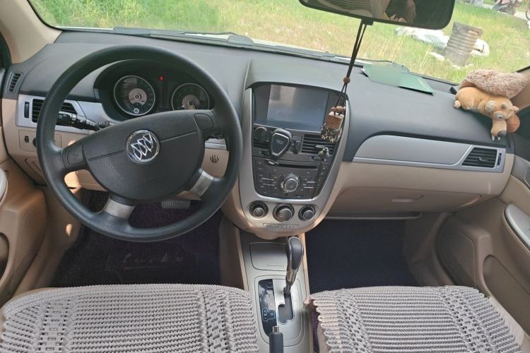Used Buick Excelle 2013 1.5L Automatic Classic Model Center Console