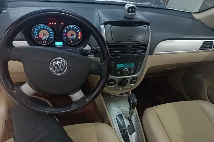 Used Buick Excelle 2013 1.5L Automatic Classic Model Center Console