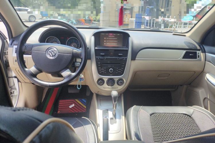 Used Buick Excelle 2013 1.5L Automatic Classic Model Center Console