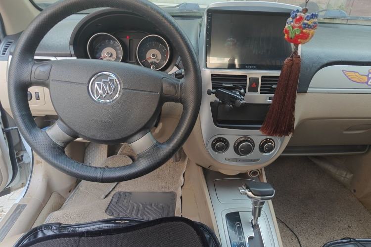 Used Buick Excelle 2013 1.5L Automatic Classic Model Center Console