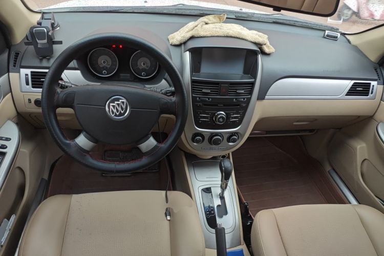 Used Buick Excelle 2013 1.5L Automatic Classic Model Center Console