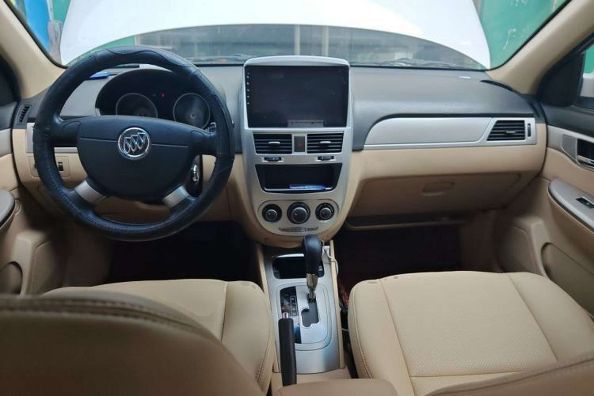 Used Buick Excelle 2013 1.5L Automatic Classic Model Center Console