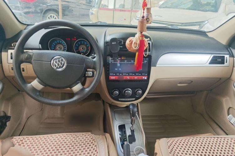 Used Buick Excelle 2013 1.5L Automatic Classic Model Center Console