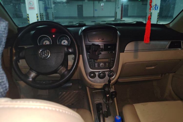Used Buick Excelle 2013 1.5L Automatic Classic Model Center Console
