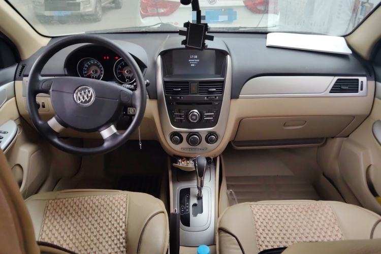 Used Buick Excelle 2013 1.5L Automatic Classic Model Center Console