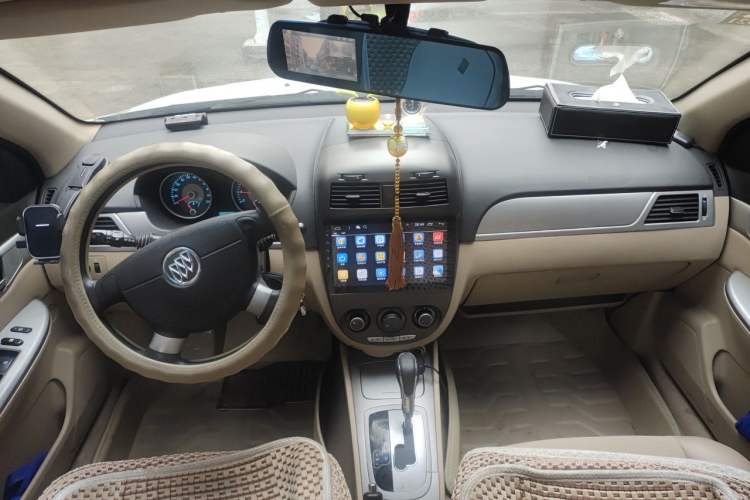 Used Buick Excelle 2013 1.5L Automatic Classic Model Center Console