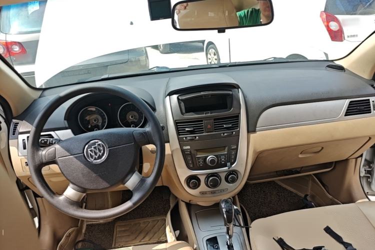Used Buick Excelle 2013 1.5L Automatic Classic Model Center Console