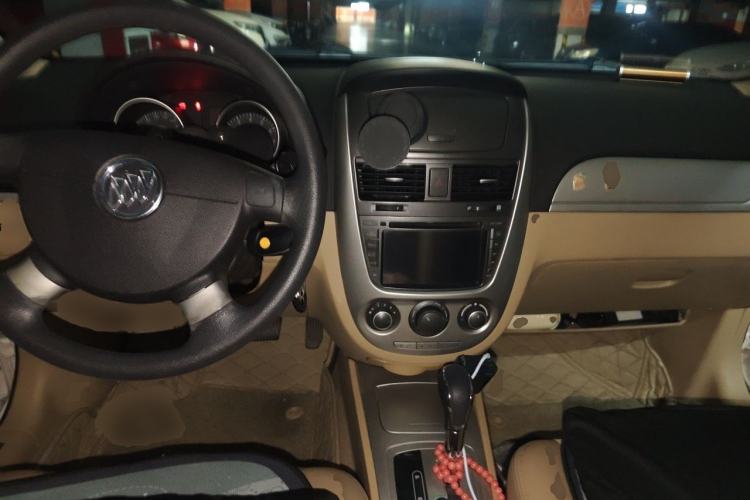 Used Buick Excelle 2013 1.5L Automatic Classic Model Center Console