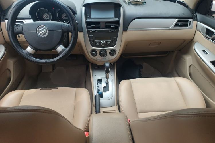 Used Buick Excelle 2013 1.5L Automatic Classic Model Center Console