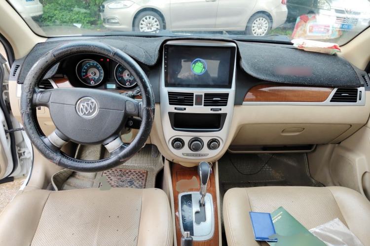 Used Buick Excelle 2013 1.5L Automatic Luxury Model Center Console