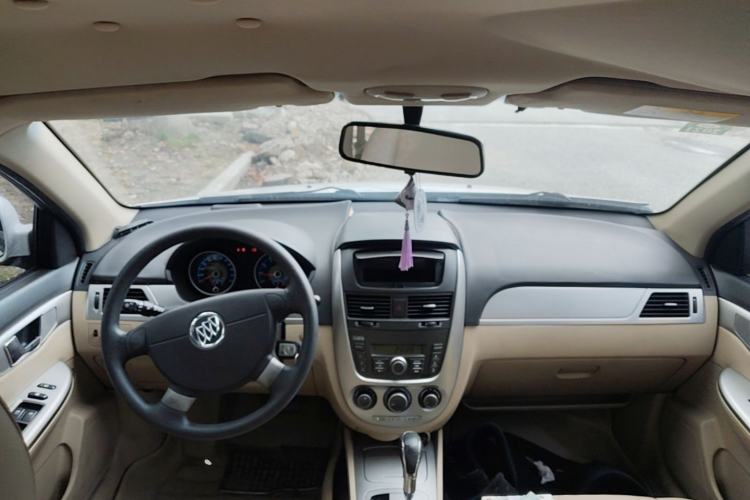 Used Buick Excelle 2013 1.5L Automatic Classic Model Center Console