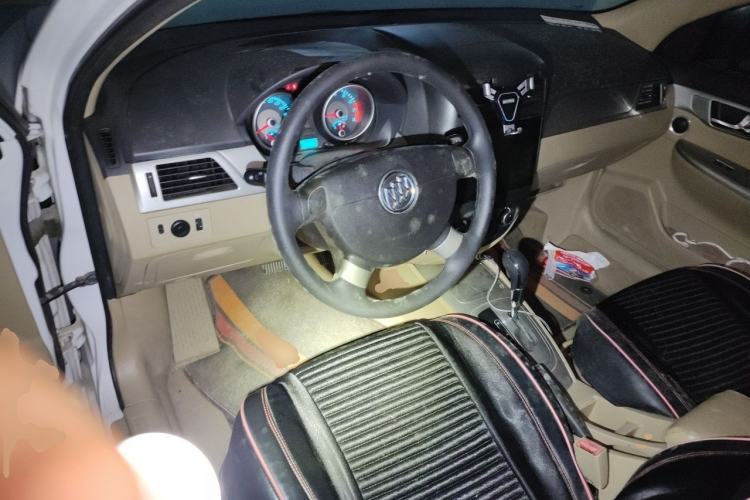 Used Buick Excelle 2013 1.5L Automatic Classic Model Center Console