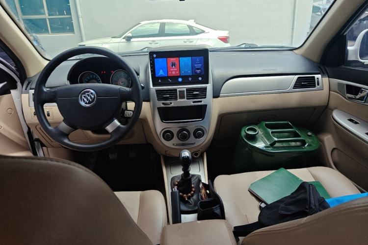 Used Buick Excelle 2013 1.5L Manual Classic Model Center Console