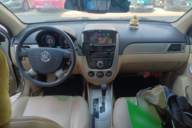 Used Buick Excelle 2013 1.5L Automatic Classic Model Center Console