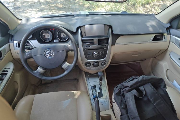 Used Buick Excelle 2013 1.5L Automatic Classic Model Center Console