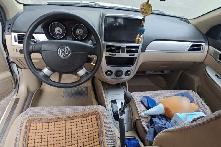 Used Buick Excelle 2013 1.5L Automatic Classic Model Center Console