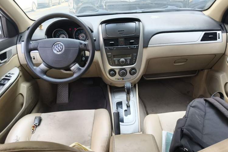 Used Buick Excelle 2013 1.5L Automatic Classic Model Center Console