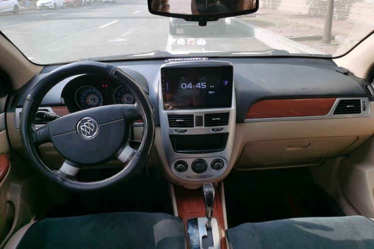 Used Buick Excelle 2013 1.5L Automatic Luxury Model Center Console