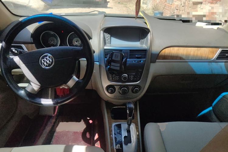 Used Buick Excelle 2013 1.5L Automatic Classic Model Center Console