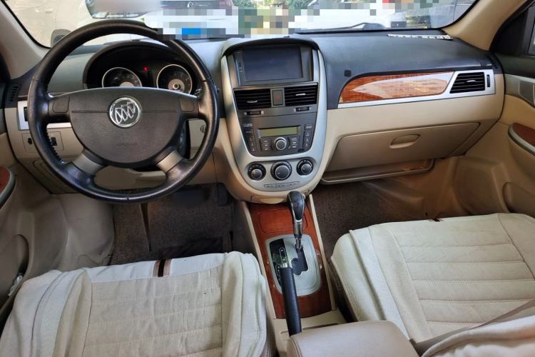 Used Buick Excelle 2013 1.5L Automatic Luxury Model Center Console