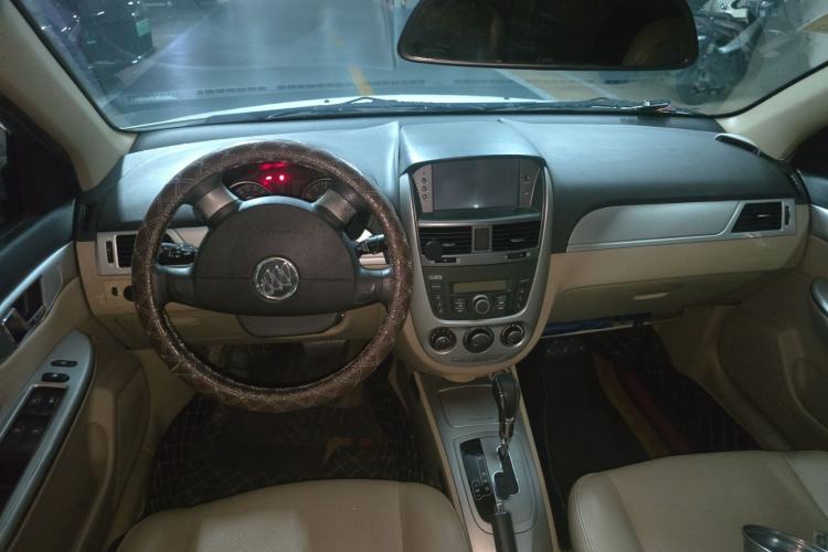 Used Buick Excelle 2013 1.5L Automatic Classic Model Center Console