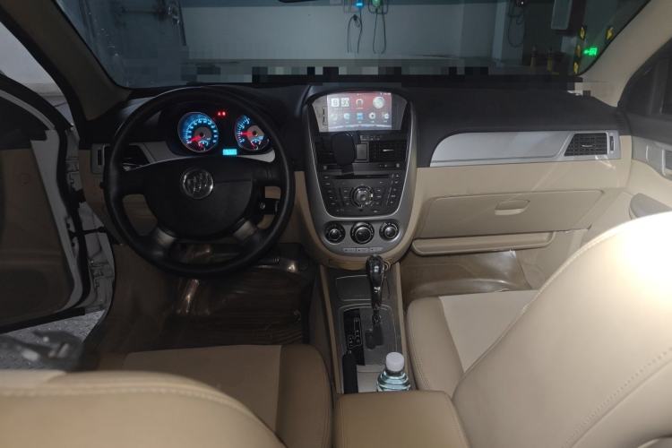 Used Buick Excelle 2013 1.5L Automatic Classic Model Center Console