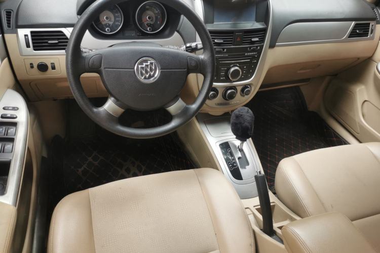 Used Buick Excelle 2013 1.5L Automatic Classic Model Center Console