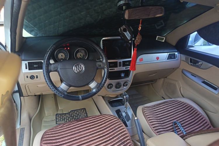 Used Buick Excelle 2013 1.5L Automatic Classic Model Center Console