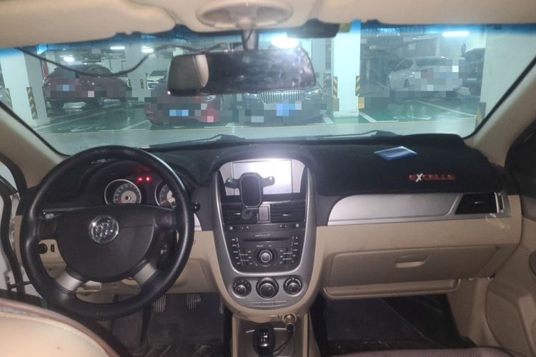 Used Buick Excelle 2013 1.5L Manual Classic Model Center Console
