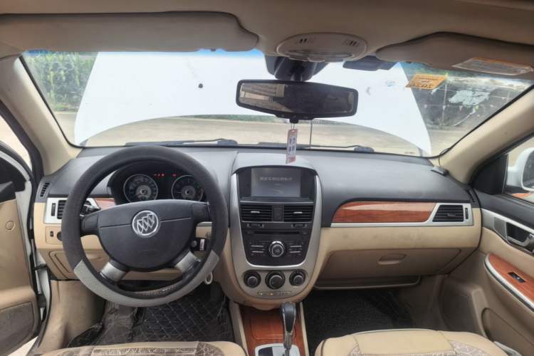 Used Buick Excelle 2013 1.5L Automatic Classic Model Center Console